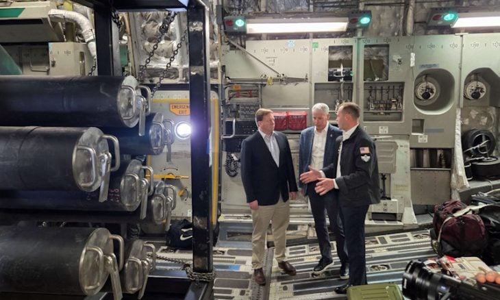 أمريكا تجري أول عملية نقل جوي لمفاعل نووي مصغر- (شاهد)