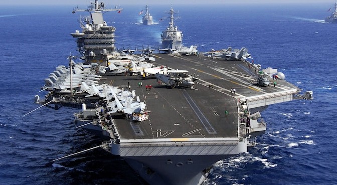 خامنئي يهدد بإغراق حاملة الطائرات الأمريكية في الخليج