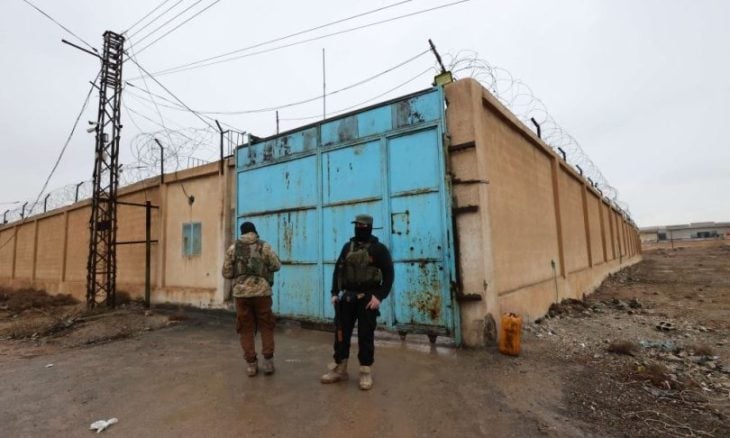 لوفيغارو: في الرقة.. كيف كان أكراد سوريا يقمعون معارضيهم