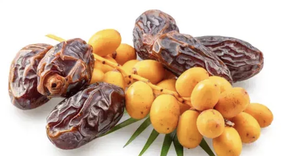 التمور أنواع.. مختصون يحددون شروط ووقت تناولها برمضان