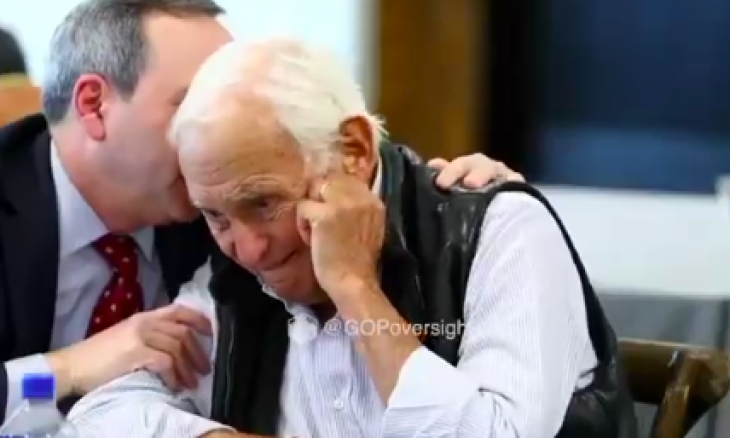 ميكروفون مفتوح يكشف تهديد محامي ليزلي ويكسنر له خلال جلسة بالكونغرس بشأن إبستين