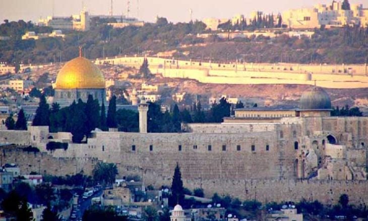 الاحتلال الإسرائيلي يحظر 4 منصات: «العاصمة القدس» و«البوصلة» و«المعراج» و«قدس بلس»