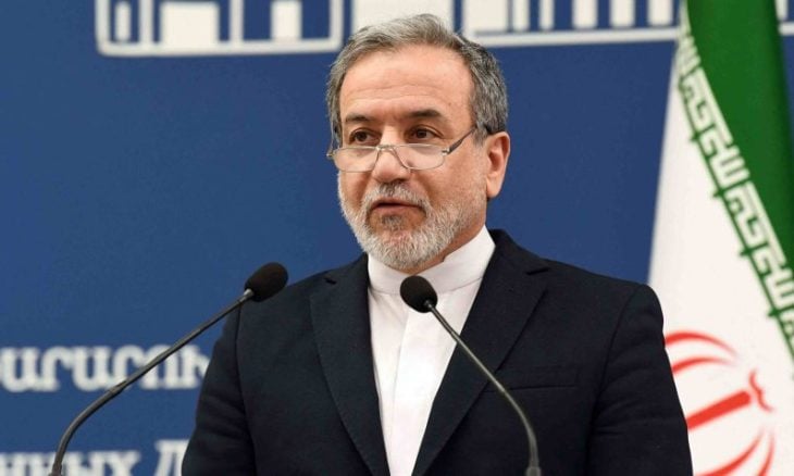 إعلام رسمي: وفد إيران للمفاوضات النووية مع أمريكا يغادر إلى جنيف