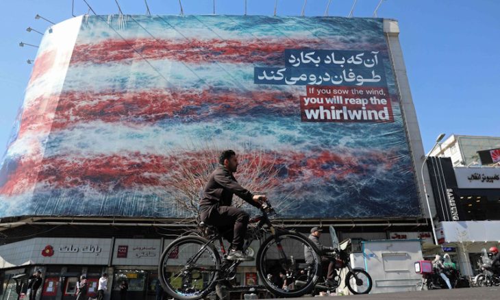 بوليتيكو: المزاج في البيت الأبيض: “سنقصفهم” وستكون أفضل لو بدأ الإسرائيليون الغارات على إيران أولا