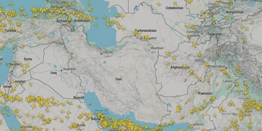بين المدني والعسكري… ماذا تكشف رادارات الطيران عن أجواء الشرق الأوسط؟