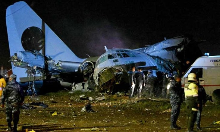 مقتل 15 شخصا على الأقل بتحطم طائرة عسكرية في بوليفيا- (صور)