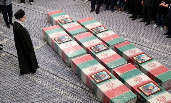 الحكومة الفرنسية: “لا يمكن سوى الارتياح لمقتل الدكتاتور الدموي” خامنئي