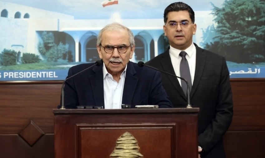 قرار غير مسبوق... الحكومة تحظر نشاط حزب الله العسكري!