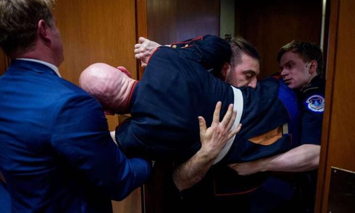 “لا أحد يريد القتال من أجل إسرائيل”.. سيناتور جمهوري يعتدي على محارب أمريكي متقاعد خلال احتجاج ضد الحرب على إيران