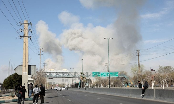 ما هي العوامل العسكرية والسياسية التي قد تجبر واشنطن على وقف الحرب ضد إيران؟