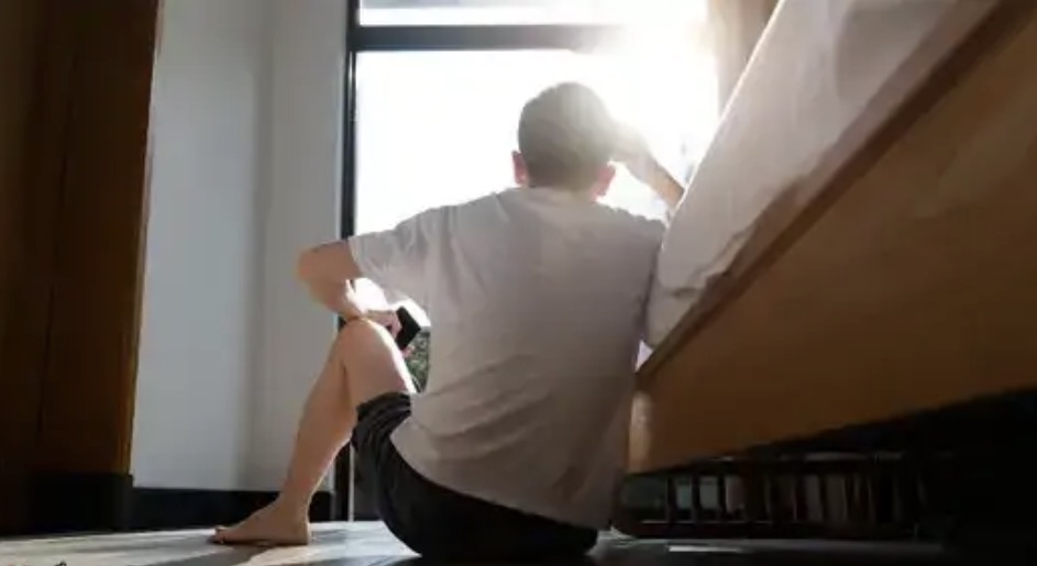 العزلة عن الناس ليست أخطر أنواع الوحدة.. علم النفس يوضح