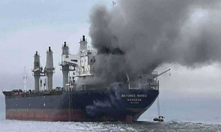 حريق بسفينة تجارية تحمل علم تايلاند قبالة سواحل عُمان وإصابات بين طاقمها- (تدوينة)
