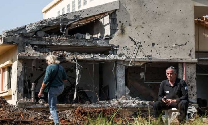 أثارت ذعرا في إسرائيل لساعات.. جيش الاحتلال يقر بعدم تحذيره من 200 صاروخ أطلقها “حزب الله” ليلا