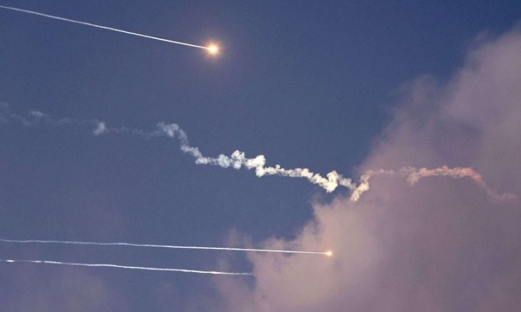 إيران تحضّ دول العالم على تفادي توسيع الحرب وتتمسك برفض التفاوض