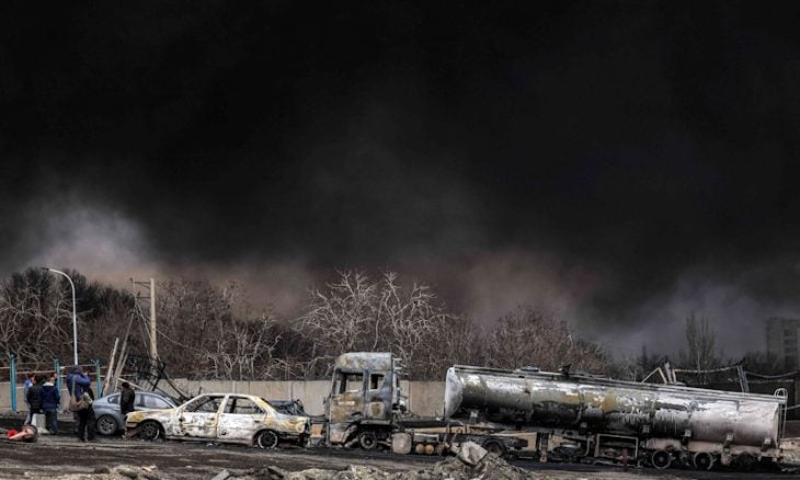 إعلام إيراني: هجمات أمريكية وإسرائيلية على منشآت نفطية جنوبي البلاد