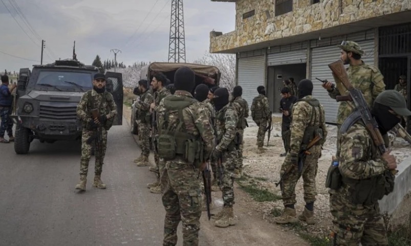 دمشق تكشف ممراً سرياً على الحدود اللبنانية… والجيش السوري يتحرك