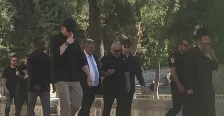 المتطرف بن غفير يقتحم المسجد الأقصى