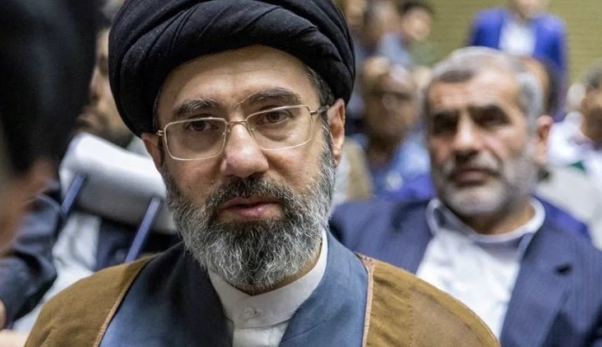 إيران متماسكة والردّ قائم... خامنئي يرفع السقف: لن تنكسر إيران