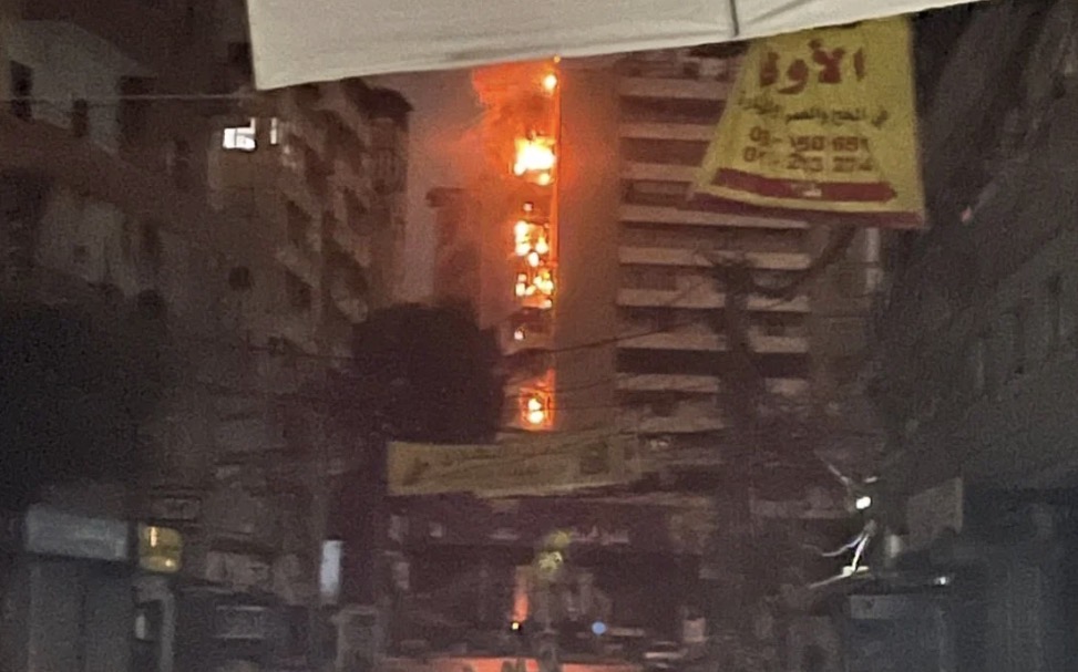 الضاحية الجنوبية في مرمى الغارات… استهداف مبنى في بئر العبد (فيديو)