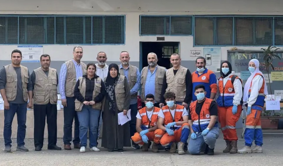 *الاتحاد العام للأطباء والصيادلة الفلسطينيين في لبنان يقوم بحملة طبية داخل تجمع للنازحين ويعاين 150 نازحاً*