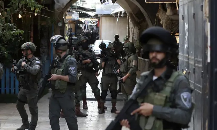 إصابة طفل وشاب برصاص الاحتلال خلال اقتحام مدينة نابلس