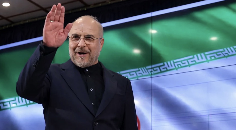 سجال مشتعل ومصافحة غير متوقعة… ما جرى في إسلام آباد يكشف مفارقة لافتة