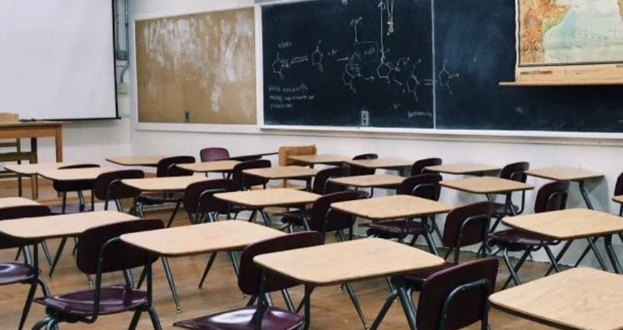 تهديد بمقاطعة الامتحانات الرسمية… إنذار تربوي إلى الحكومة