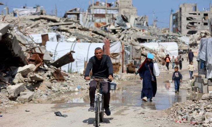 غزة.. القوارض تغزو خيام النازحين وعضاتها تفاقم معاناتهم