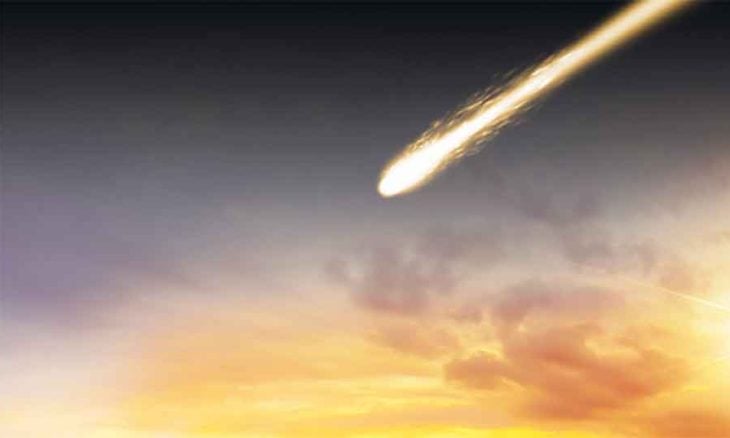 كرة نار عملاقة في سماء بريطانيا تثير حيرة العُلماء… هل كانت هجوماً فضائياً؟