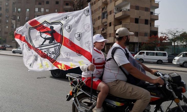 قائد مشجعي الزمالك في مصر … احتفل بالإفراج عنه بعد سجنه 11 سنة فأعيد اعتقاله