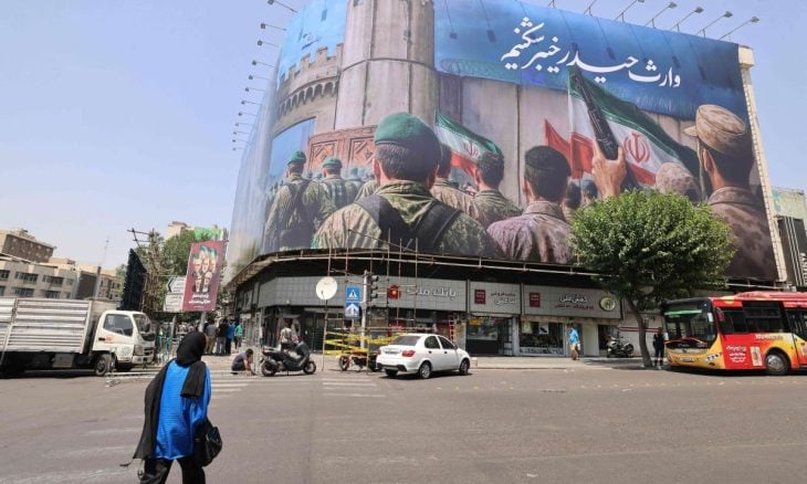 وزارة الدفاع الإيرانية: الولايات المتحدة تبحث عن سبيل “للخروج من مستنقع الحرب”