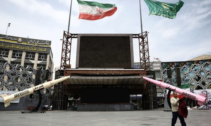 لوفيغارو: بعد شهرين.. الحرب الأمريكية الثالثة بالخليج في مأزق