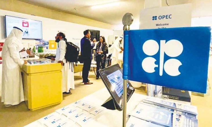 هل يكون انسحاب الإمارات من أوبك بداية حرب نفطية جديدة تنهار فيها الأسعار إلى 20 دولارا للبرميل؟