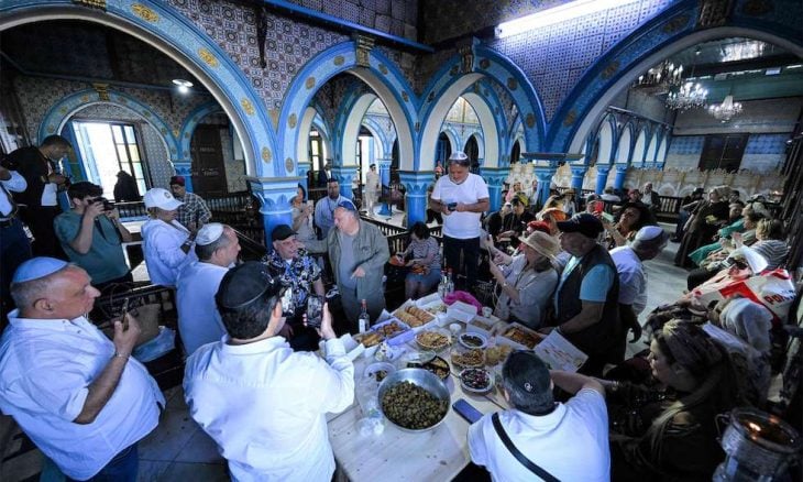 عودة زيارة معبد الغريبة اليهودي في تونس
