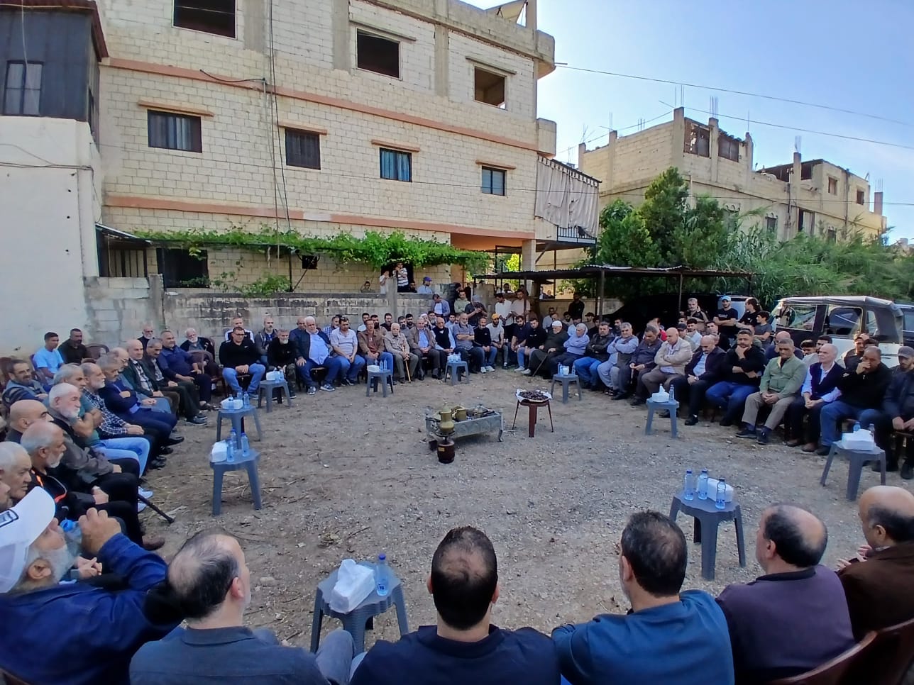 زيارةً وديةً تحمل في طيّاتها روح التسامح والعفو عند المقدرة، وذلك في منزل الحاج أبو جورج الشنص – خط البترول،