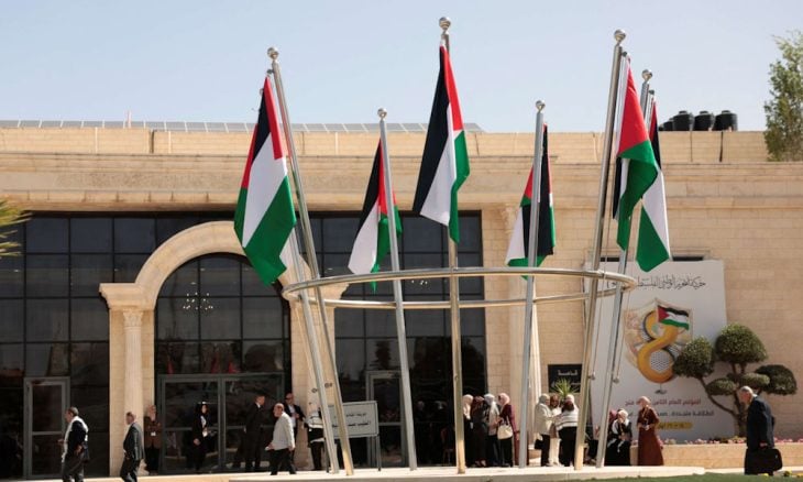 انطلاق مؤتمر “فتح” الثامن.. وعباس يدعو لتمكين دولة فلسطين والعودة للاتفاقات الموقعة