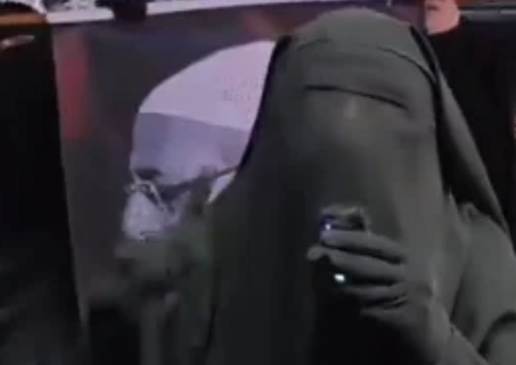 رسالة نارية تهز ملف العفو… زوجة أحمد الأسير تدخل على خط التصعيد (فيديو)