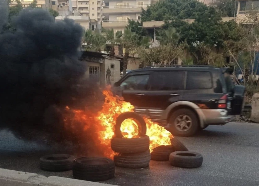 غضب الشارع السني ينفجر... وقطع طرقات رفضاً لـ"العفو"