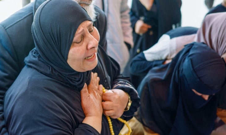 التصعيد يتواصل… مجزرة إسرائيلية تقتل رجلا وزوجته وطفلهما وسط غزة