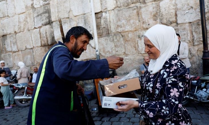 عيد الأضحى في سوريا: ازدحام في الأسواق … والوضع المعيشي يغيّر الطقوس