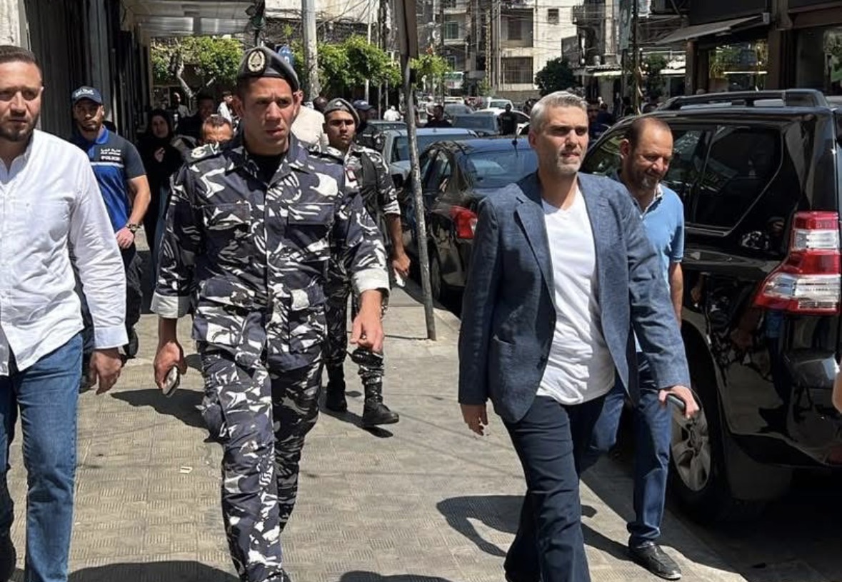 إزالة التكاتك من محلة السرايا العتيقة في طرابلس لمنع عرقلة السير