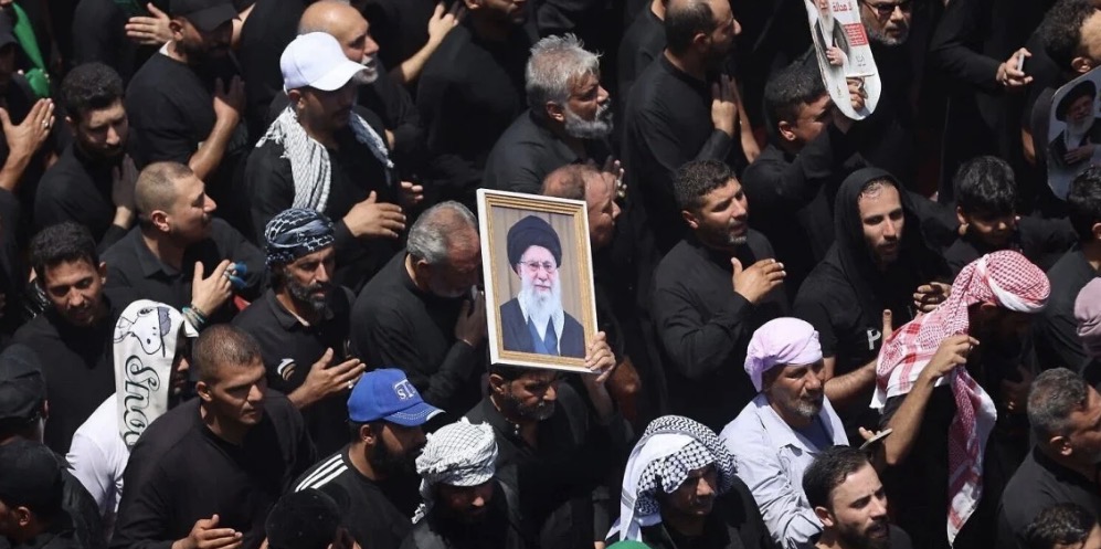 ليس ترامب... إيران تتهم هذا الشخص بإبعاد 13 دولة عن جنازة خامنئي