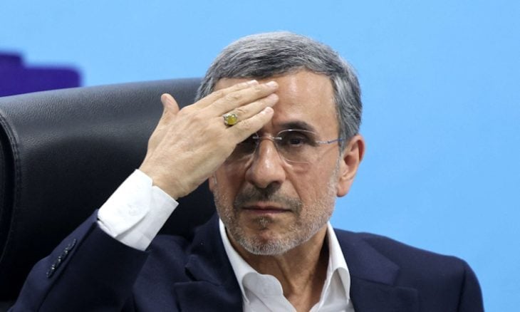 بعد تقرير “نيويورك تايمز”.. رواية جديدة تكشف ملابسات الهجوم على حراس محمود أحمدي نجاد