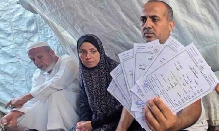 الفلسطيني السيقلي.. خرج من السجن فتلقى شهادات استشهاد أطفاله الستة- (شاهد)