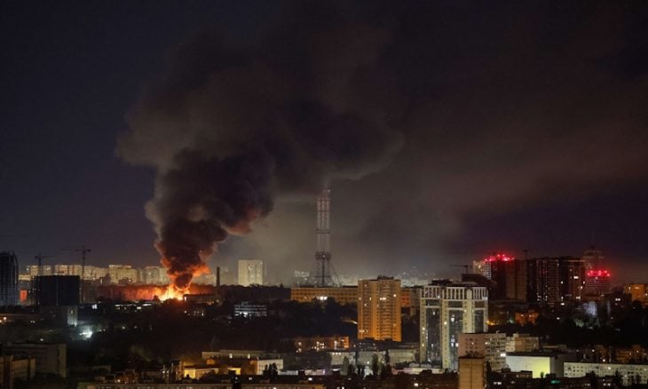 روسيا تشن هجوما بالصواريخ الباليستية على كييف و600 مسيّرة تستهدف موسكو ليلا وإصابة ثلاثة أشخاص- (فيديو)