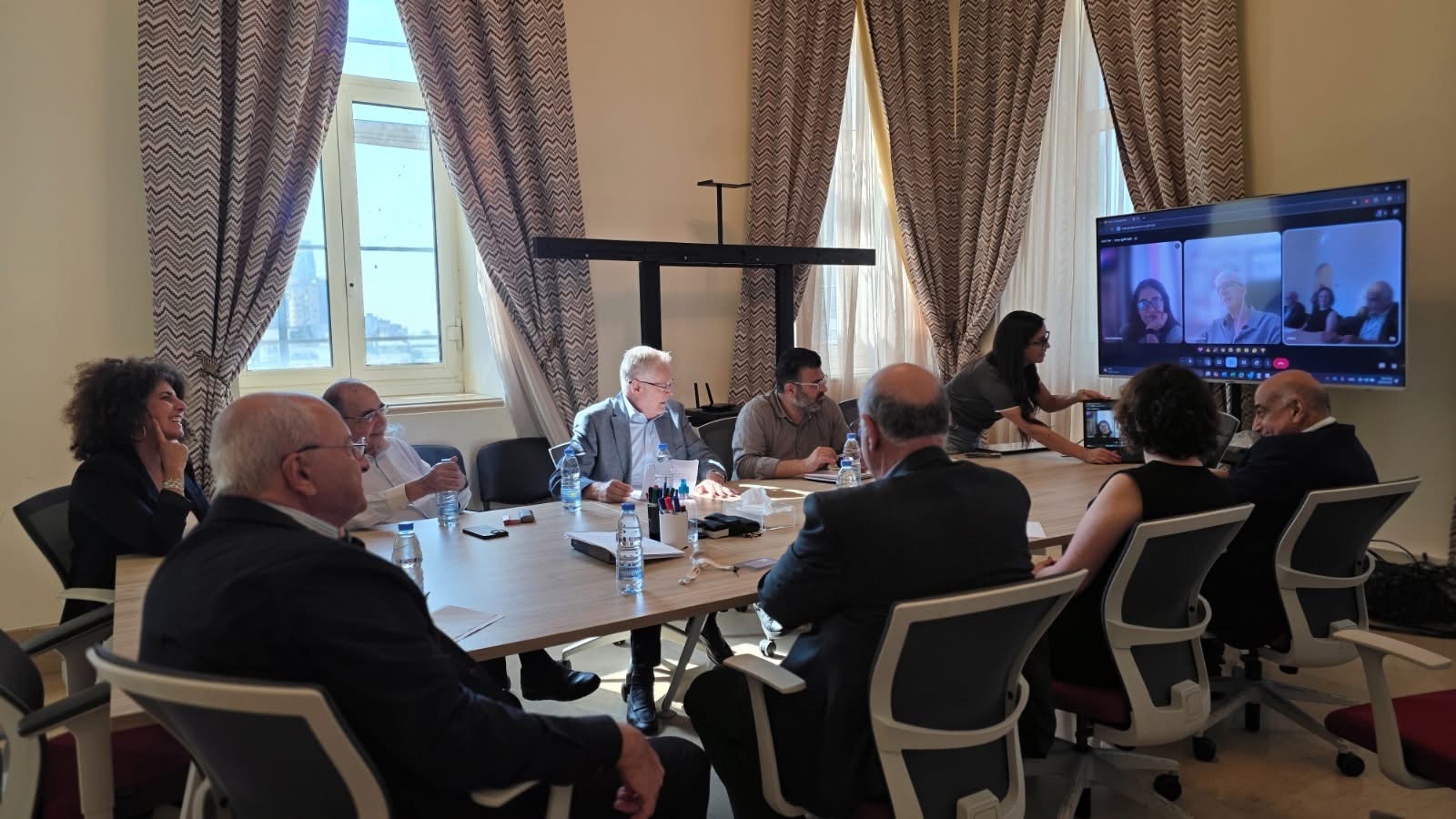 بدعوة من رئيس لجنة الحوار اللبناني الفلسطيني عقد الاجتماع التشاوريّ الأوّل لمناقشة السياق السياسي العام للملف الفلسطيني في لبنان،