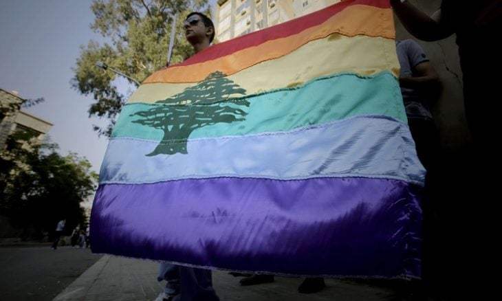 قاض لبناني يسمح لامرأة متحولة جنسيا بتعديل جنسها في الوثائق الرسمية في خطوة نادرة