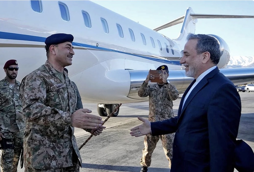 باكستان تتحرك بين طهران وواشنطن... باب التفاوض يُفتح مجدداً