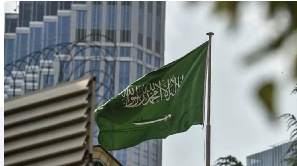 السعودية في أخطر حصار بتاريخها… 3 شرايين تحت النار وترامب يرفض التدخل!