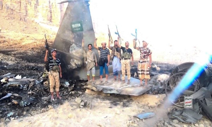 فايننشال تايمز: في هجوم الحوثيين الخاطف… القادة كانوا أول الهاربين أما المقاتلون فدفنوا أسلحتهم أو باعوها